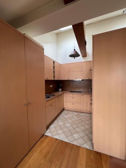 Old Town Apartment With Free Parking Vilnius Exteriör bild