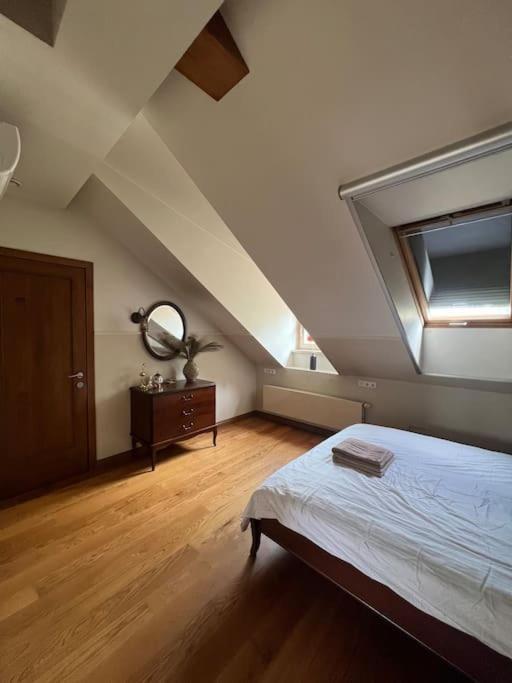 Old Town Apartment With Free Parking Vilnius Exteriör bild