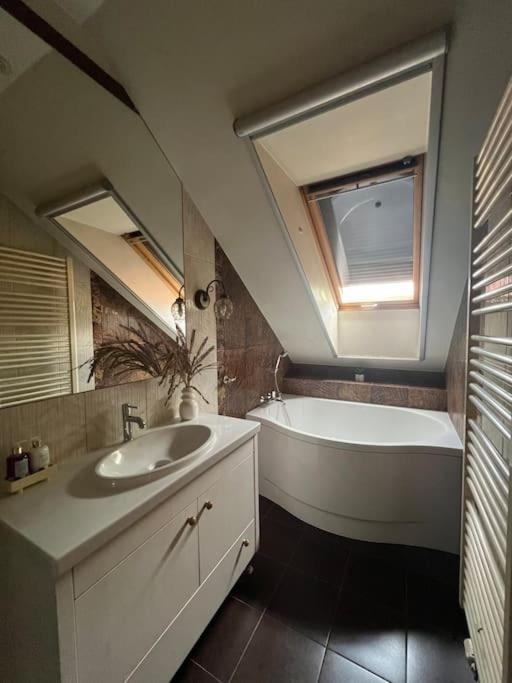 Old Town Apartment With Free Parking Vilnius Exteriör bild
